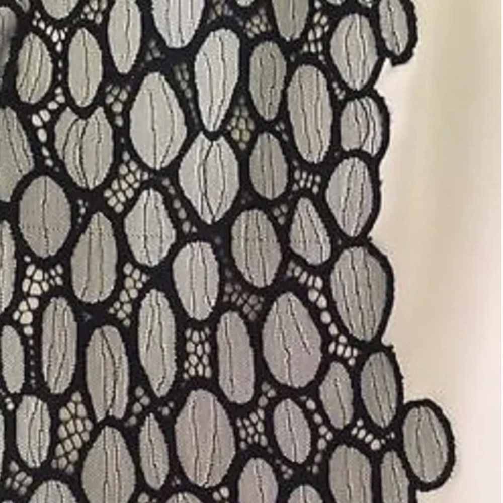 Diane Von Furstenberg Tilda knit sheath dress with black lace applique Size 10 - Picture 7 of 11